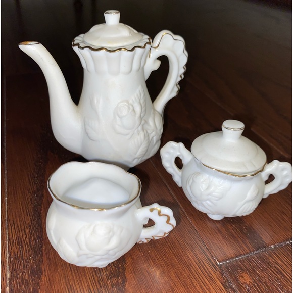Miniature Tea Pot With Sugar & Creamer white embellished in golden 3.5” - Picture 13 of 13